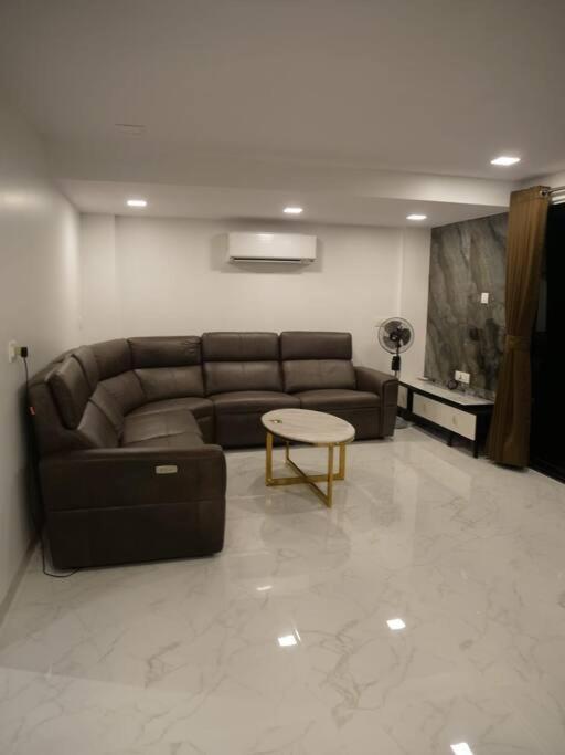 Stayhaven Starmount 4Bhk & Pool ムンバイ エクステリア 写真