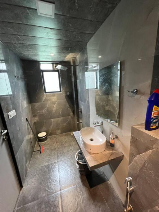 Stayhaven Starmount 4Bhk & Pool ムンバイ エクステリア 写真