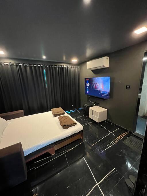 Stayhaven Starmount 4Bhk & Pool ムンバイ エクステリア 写真