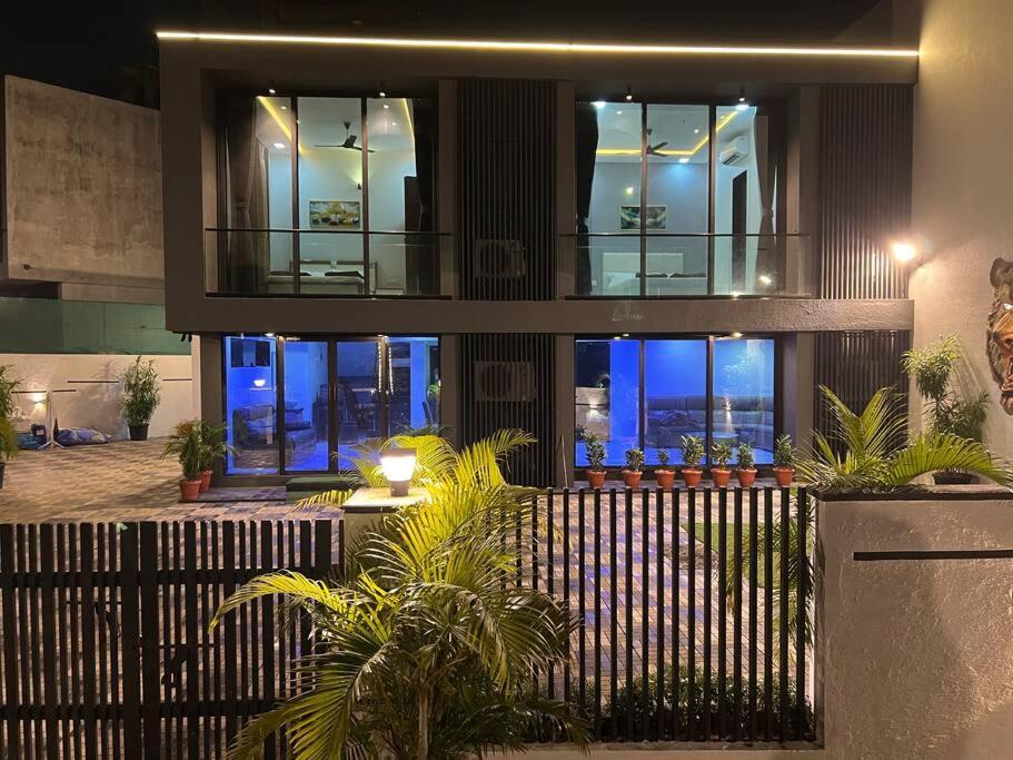 Stayhaven Starmount 4Bhk & Pool ムンバイ エクステリア 写真